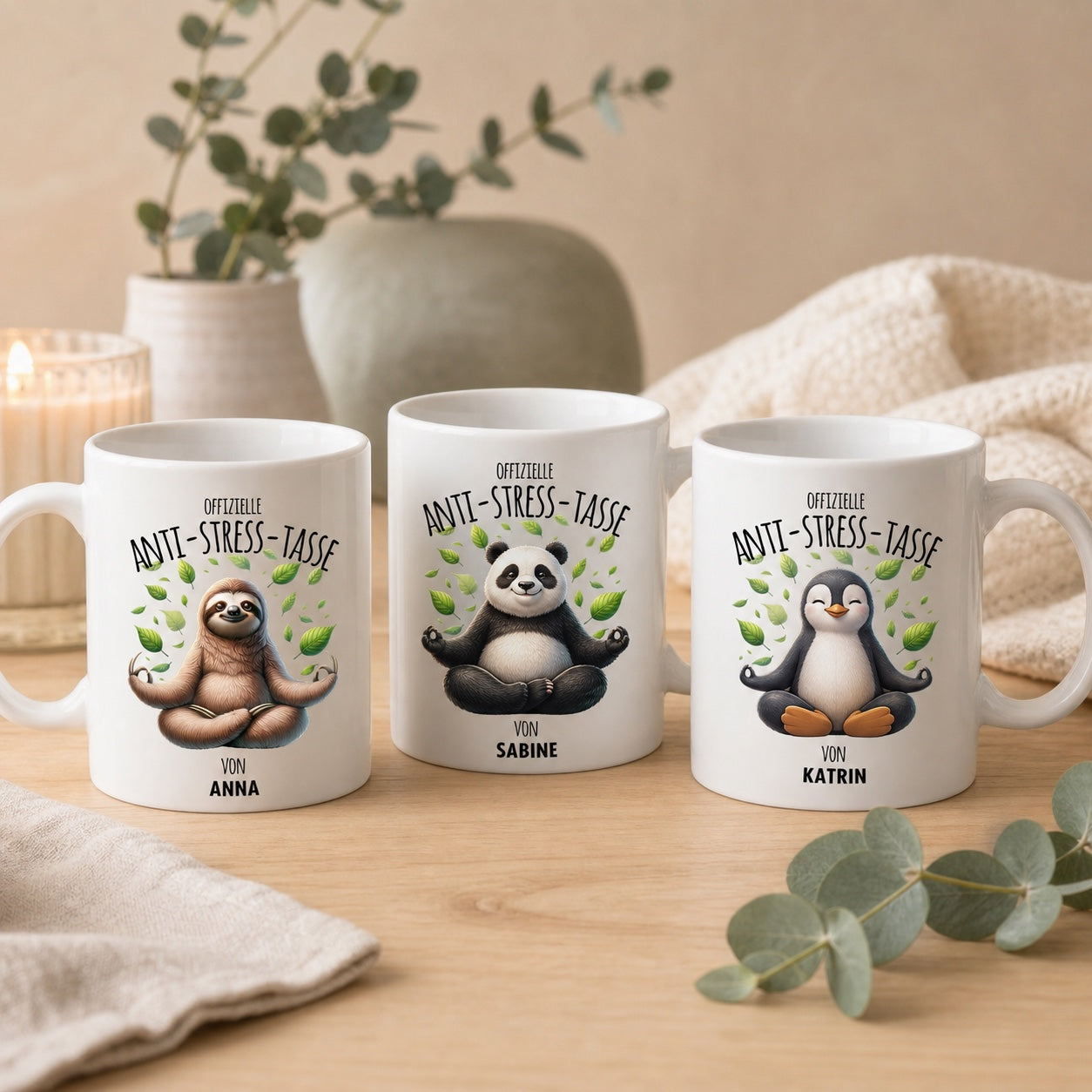 Drei personalisierte Anti-Stress-Tassen für Anna, Sabine und Katrin