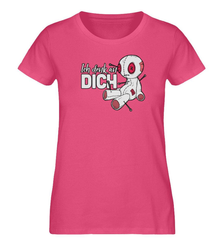 Ich Denk An Dich - Voodoo Puppe  - Damen Premium Organic Shirt - Words on Shirts Sag es mit dem Mittelfinger Shirts Hoodies Sweatshirt Taschen Gymsack Spruch Sprüche Statement
